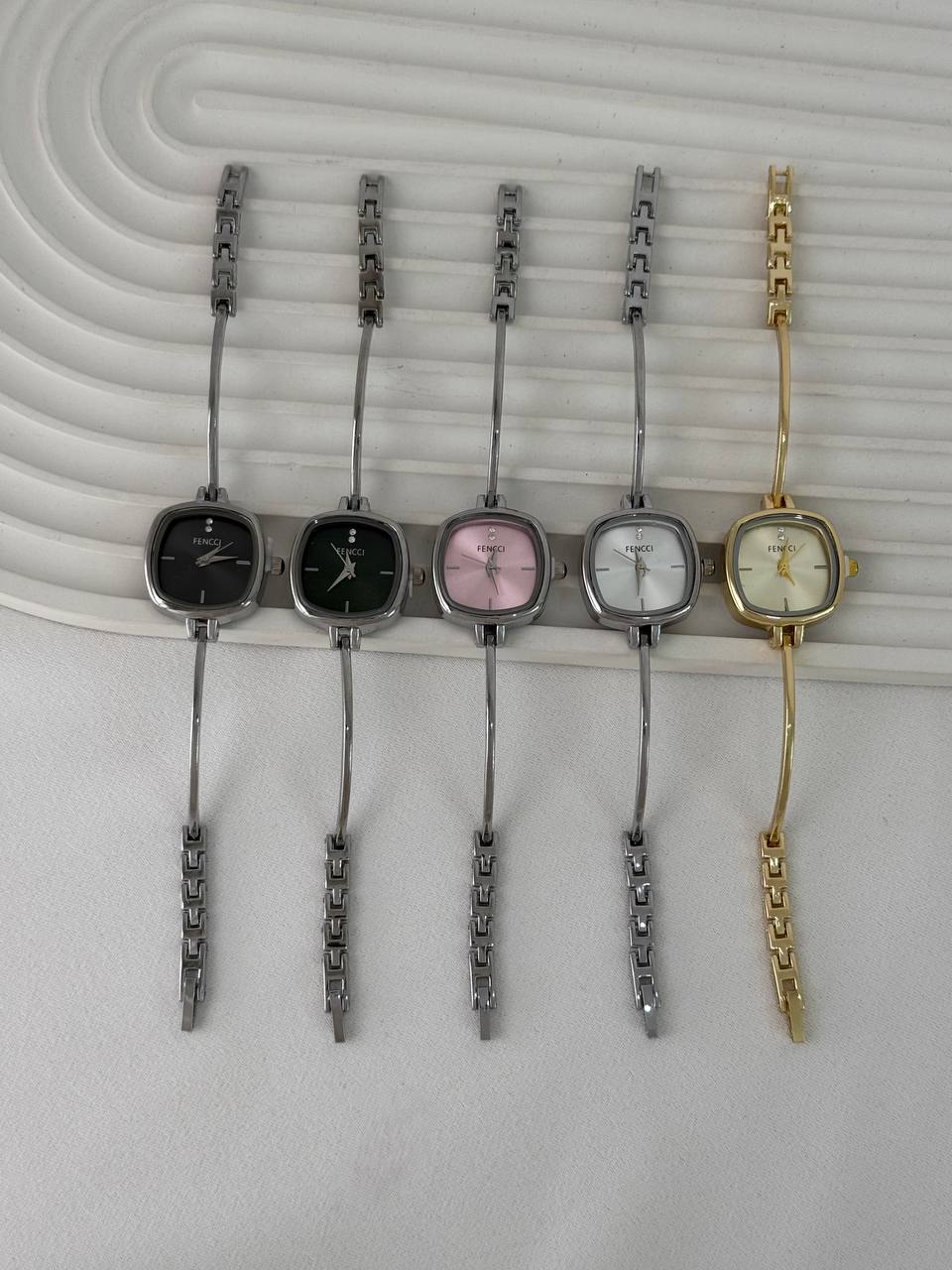 ساعت بند فلزی